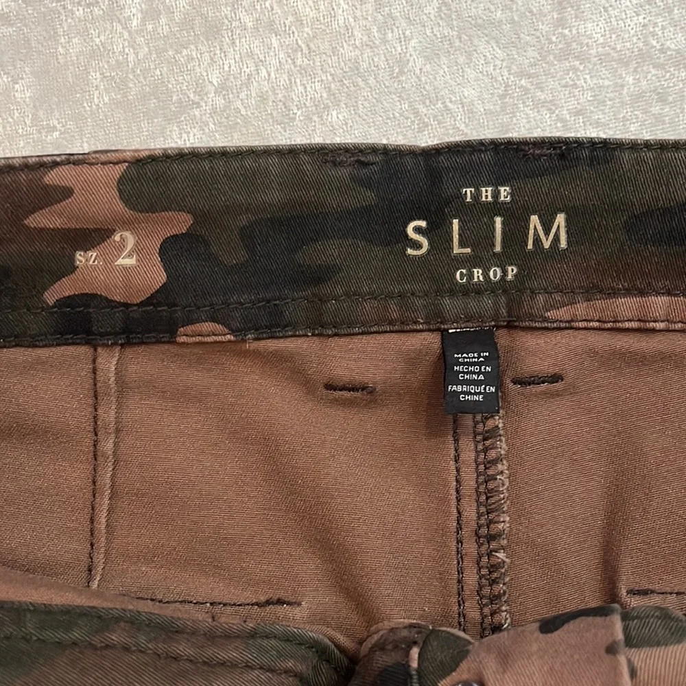 White House Black Market Camo Slim Crop Pants sz 2 - Picture 3 of 8